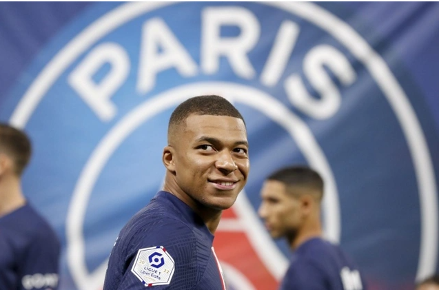 Mbappe vida mərasimi üçün 250 nəfərlik qonaqlığa Makronu da çağırdı