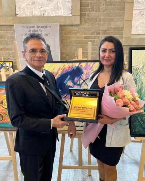 Mədət Quliyev nazirliyin tədbirinə qolu sarğılı gəldi - FOTO