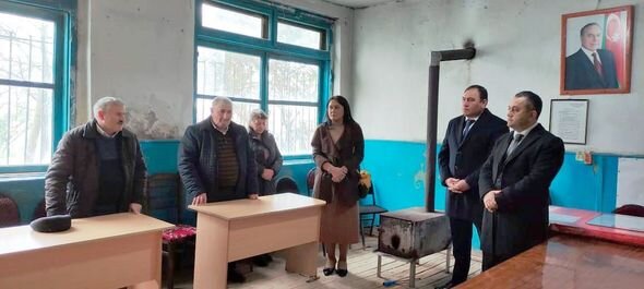 Rəsmi şəxslər tualet problemi ilə gündəmə gələn məktəbə baş çəkdilər - FOTO