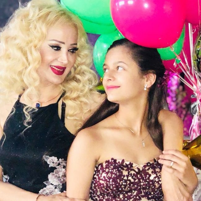 Məleykə Əsədova qızı ilə - FOTO