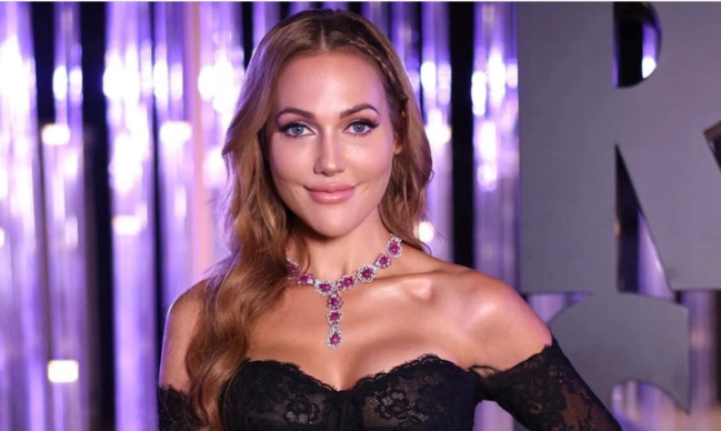 "27 yaşımda ödəyə bilmədiyim borclar dağ kimi yığılmışdı" - Meryem Uzerli