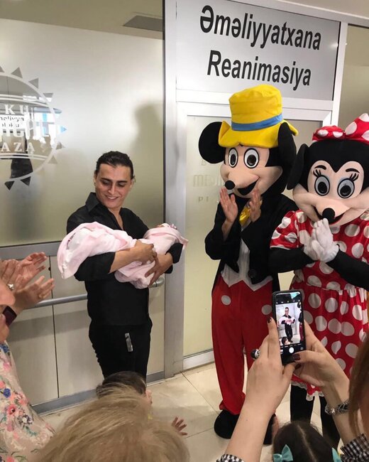 Mərhum qardaşının əkizlərini paylaşıb, bunları yazdı - Fotolar