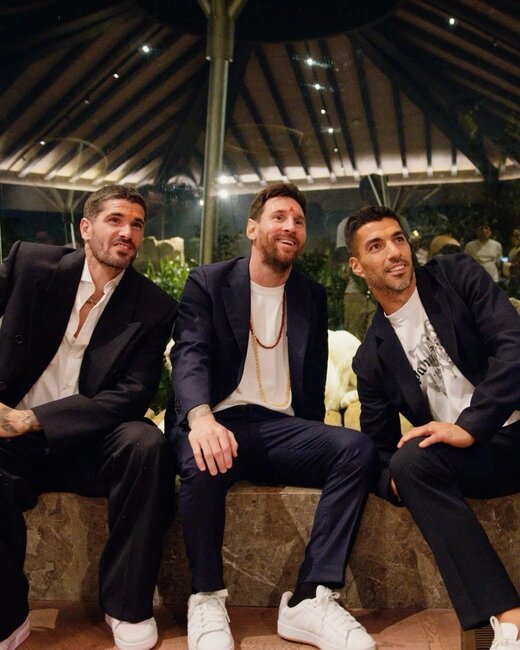 Messi Hindistanın ən varlı ailəsinin üzvləri ilə bir arada - Fotolar