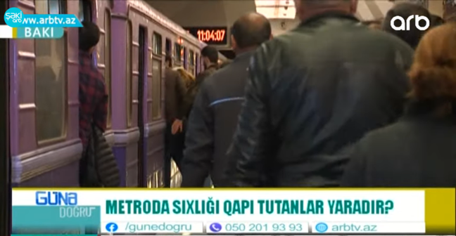 Metroda qapıları tutan 20 sərnişin cərimələndi – VİDEO