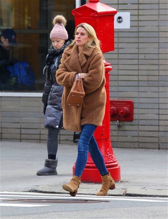 Dünyanın ən zəngin varisi metroda görüntüləndi - FOTOLAR