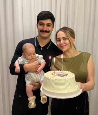 Milli Qəhrəmanın gəlini onun adını daşıyan nəvəsinin fotosunu paylaşdı