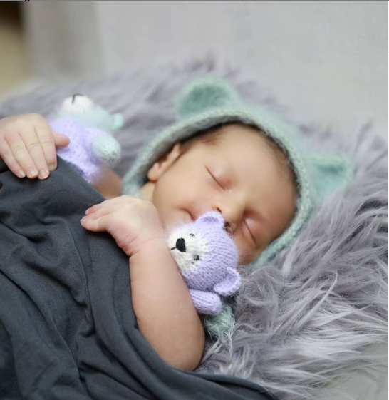 Aktyor yeni doğulan oğlunun FOTOSUNU yaydı