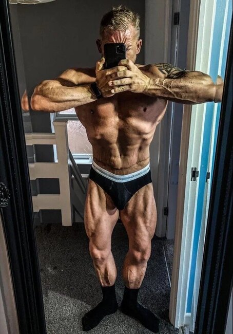 Sevgisinə xatir inanılmaz dərəcədə ARIQLADI - FOTOLAR