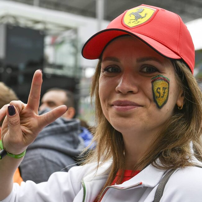 Bakıya gələn "Formula-1" gözəlləri – FOTOLAR