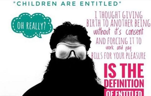 27 yaşlı oğlan valideynlərini məhkəməyə verir - Məni dünyaya gətirərkən icazə almayıblar - FOTO