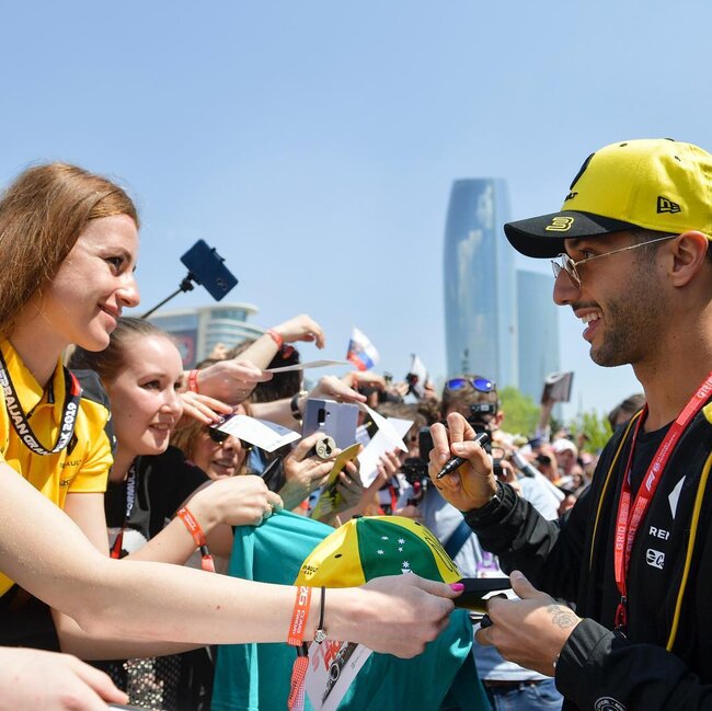 Bakıya gələn "Formula-1" gözəlləri – FOTOLAR