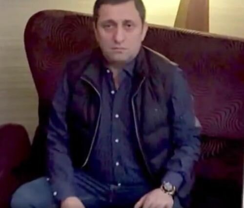 Adı müğənni Aysellə hallanan 2 uşaq atası "Yetim" Elçinin villasının FOTOLARI