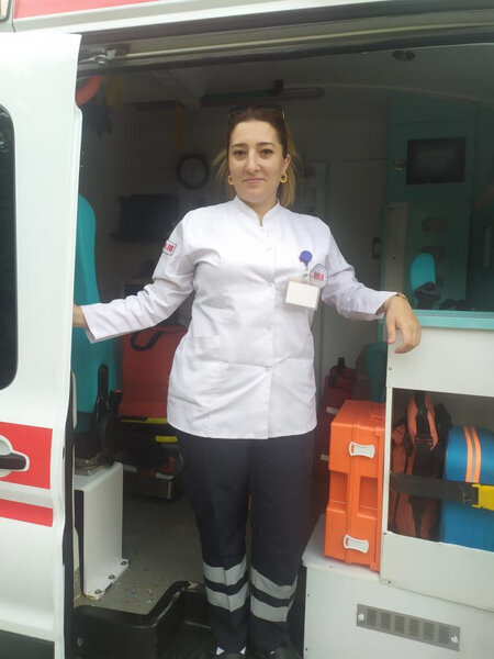 Nabranda vətəndaşın ürəyini 25 dəqiqə masaj edib xilas edən xanım həkim danışdı - FOTO