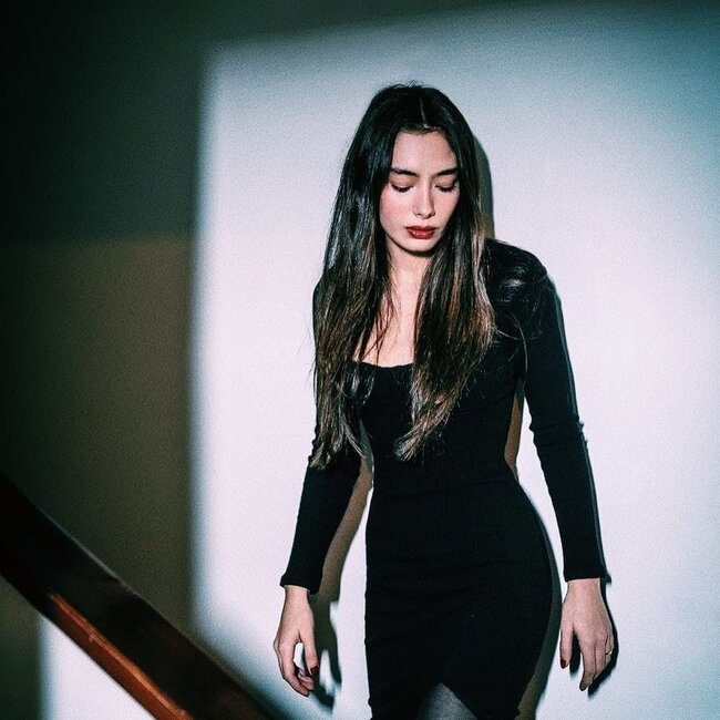 Neslihan Atagüldən EHTİRASLI POZLAR - FOTO