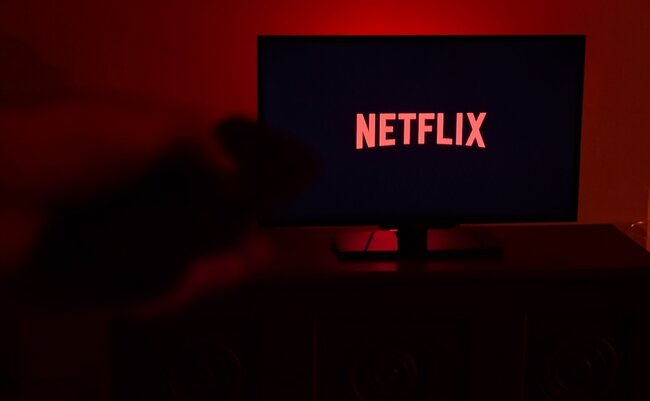 "Netflix" Rusiyanı dəstəkləməkdə günahlandırıldı