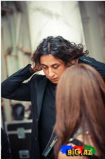 Stilist Anar: "Azərbaycanlı oğlanlar elə geyinəndə gülməli görünürlər"