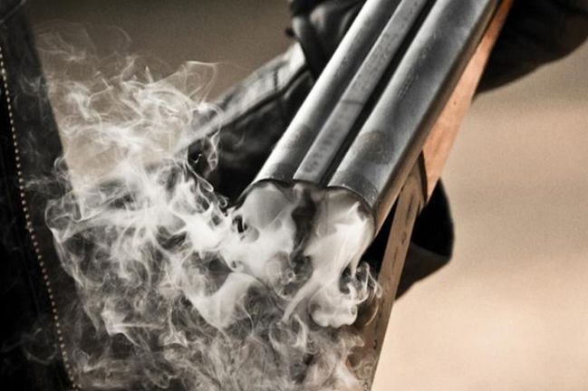 Azərbaycanda qəzəbli kürəkən qayınatasını və xanımını güllələdi - QORXUNC HADİSƏ