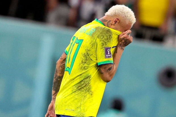 Braziliyalı futbolçular Neymarın millidəki karyerasını bitirməsini istəmirlər