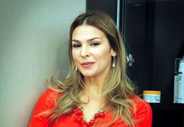 Ağzına su alıb oturan və ya həqiqətləri sadəcə "pıçıldayan" məşhurlarımız