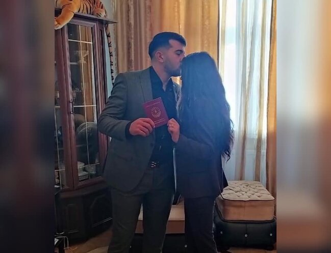 Daha bir qazi ona qulluq edən tibb bacısı ilə EVLƏNDİ - FOTO