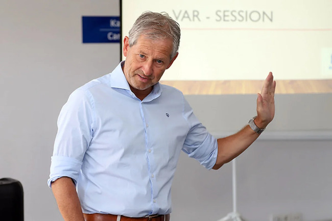 Frank De Blekere AFFA-dan ayrılaraq Serbiya Futbol Federasiyasına keçib