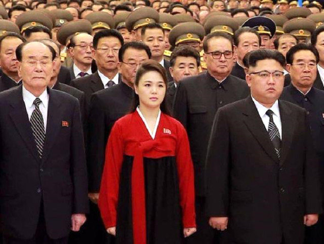 Şimali Koreyanın mediadan gizlənən "first lady"si Çin səfərində üzə çıxdı - FOTOLAR