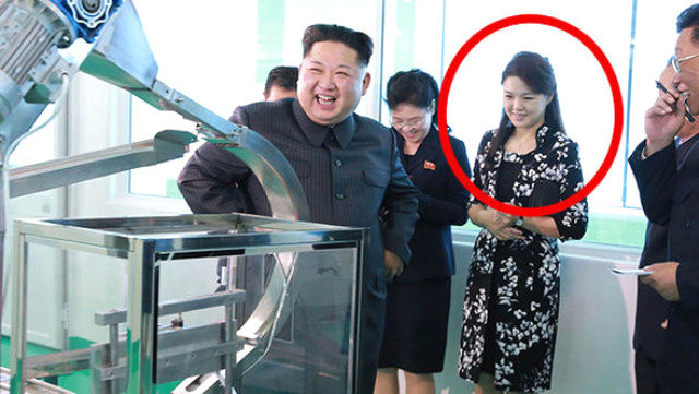 Şimali Koreyanın mediadan gizlənən "first lady"si Çin səfərində üzə çıxdı - FOTOLAR