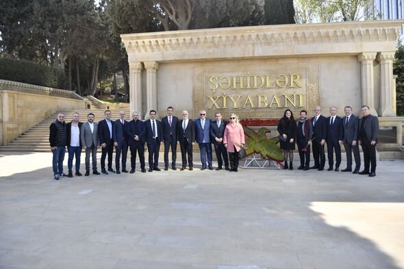 "Qalatasaray"ın prezidenti Şəhidlər xiyabanını ziyarət edib - FOTO