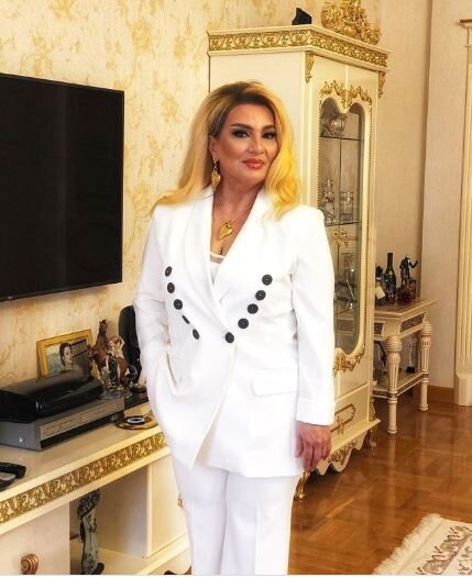 Bu da Nüşabə Ələsgərlinin dəbdəbəli evi - FOTO