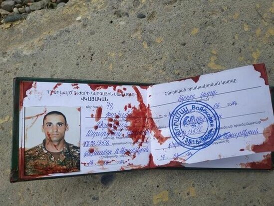 Ordumuz tərəfindən öldürülən erməni komandirinin vəsiqəsinin fotoları yayılıb - FOTO