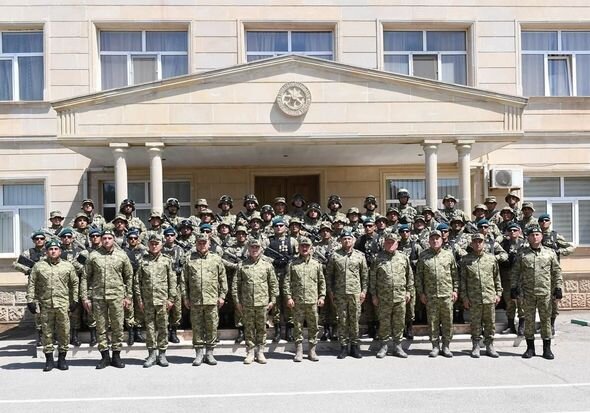 Vətən müharibəsi şəhidlərinin xatirəsinə həsr olunmuş abidə lövhəsinin açılışı olub - FOTO
