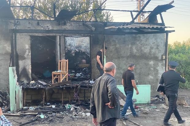 Övladına toy edən ailənin evi yandı - FOTO