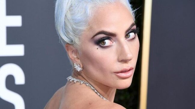 Ledi Qaqa çimərlik geyimində - FOTO