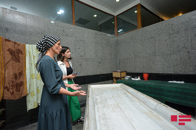 "Onu balıqlar yemişdi" - Məşhurları yuyan mürdəşir elə şeylər danışdı ki...