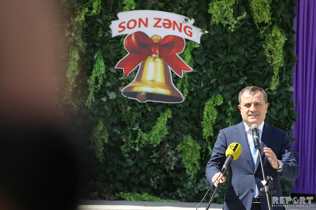 Təhsil naziri məcburi köçkün şagirdlərin "Son zəng"ində - FOTO