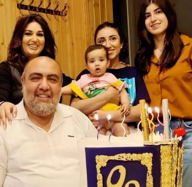 Oqtay Əliyevin heç yerdə olmayan ailə fotosunu paylaşdılar