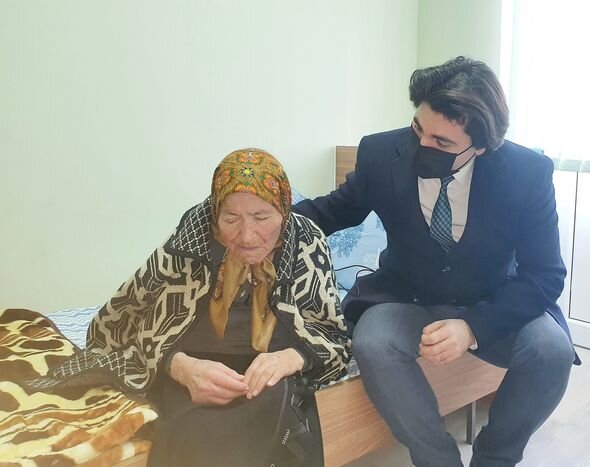Ötən il zəncirlənən yaşlı qadının yeni görüntüləri - FOTO