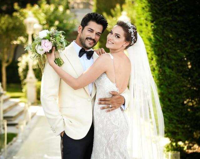 Özcan Deniz Fahriye Evcenlə FOTOSUNU PAYLAŞDI - Ortalıq QARIŞDI