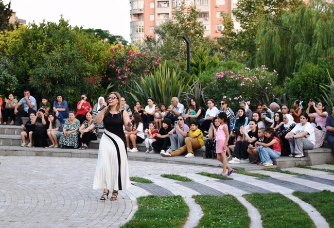 Paytaxtda axşam konsertləri keçirilir - Fotolar