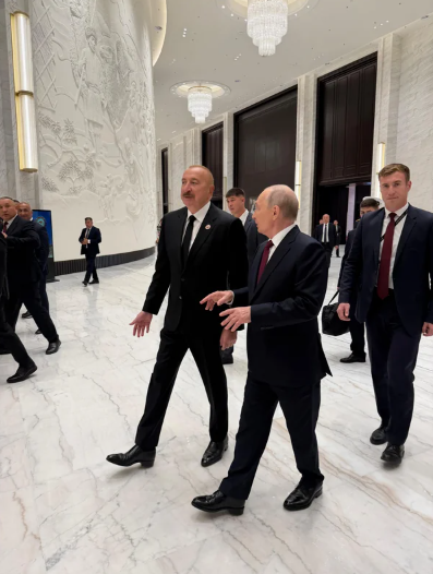 İlham Əliyev Bişkekdə Vladimir Putin ilə söhbət etdi - FOTO