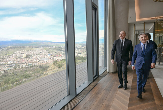 Tbilisidə Prezidentin şərəfinə lanç verildi - Fotolar