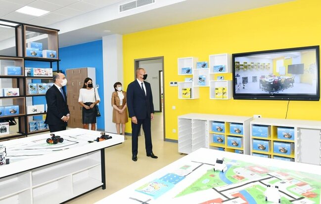 Prezidentlə xanımı Bakı Avropa Liseyinin yeni binasının açılışında - FOTOLAR