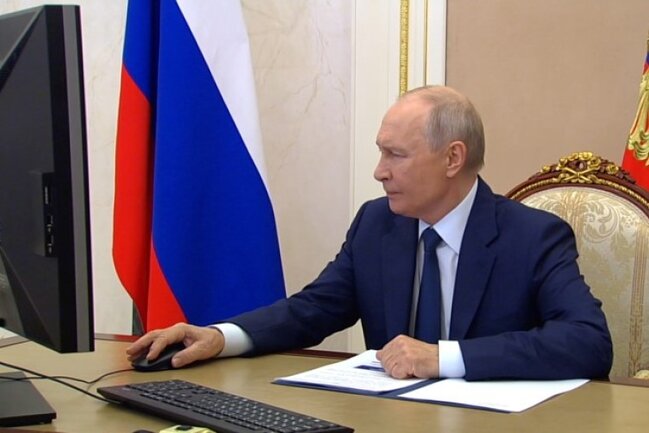 Putin elektron səs verdi - Təxribatdan qorxdu