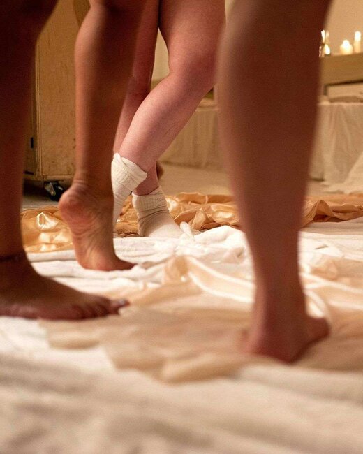 Paltarla giriş qadağandır!