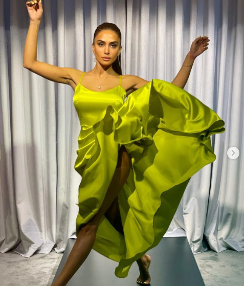 Pərvin Abıyeva elə POZALAR VERDİ Kİ...- FOTOLAR