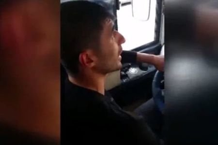 Bakıda avtobus sürücüsü sərnişinlərin həyatını təhlükəyə atdı - VİDEO