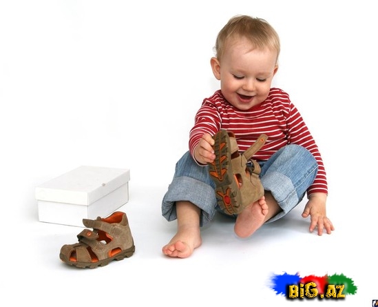 Balacalar üçün ayaqqabı seçərkən nələrə diqqət etməli?