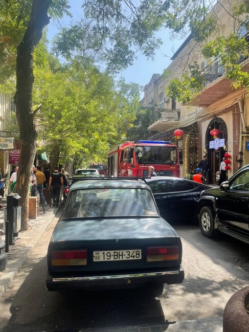 Bakının mərkəzində restoranda yanğın - FOTO