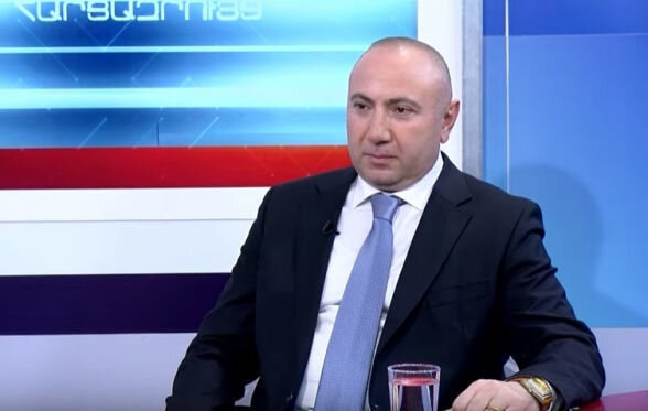 Erməni politoloq: "Əliyevin gülüşü müharibədə uduzan tərəfin biz olduğumuzu göstərdi"