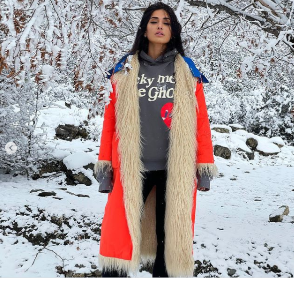 Pərvinin geyimini izləyicilər TƏNQİD ETDİ: 